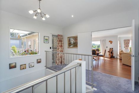 Photo of property in 16 Ohuka Place, Whitianga, 3510