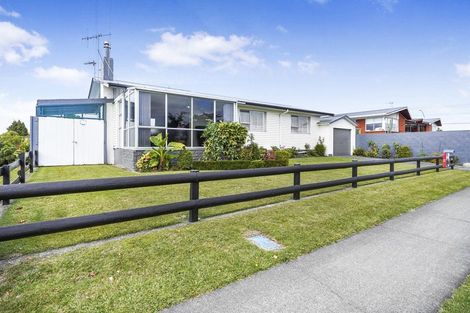 Photo of property in 4 Totara Drive, St Andrews, Hamilton, 3200