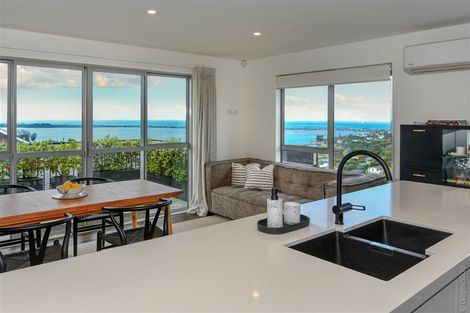 Photo of property in 82 Mount Pleasant Road, Mount Pleasant, Christchurch, 8081