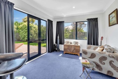 Photo of property in 14a Carthew Street, Feilding, 4702