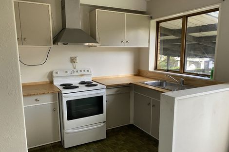 Photo of property in 95 Churton Drive, Churton Park, Wellington, 6037