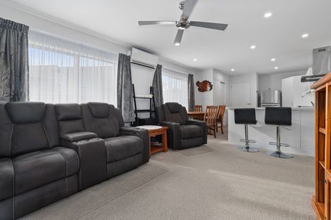Photo of property in 11 Kamahi Crescent, Papamoa Beach, Papamoa, 3118