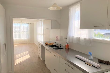 Photo of property in 32 Barbary Avenue, Kelston, Auckland, 0602