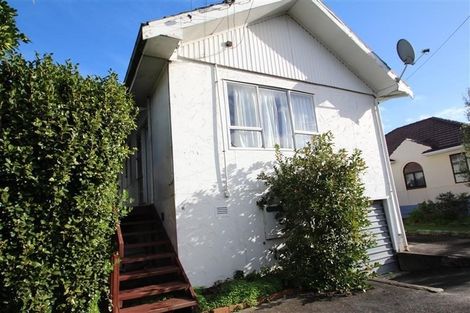Photo of property in 8a Cadman Avenue, Waterview, Auckland, 1026