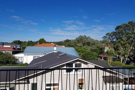 Photo of property in 9/2 Atarangi Road, Greenlane, Auckland, 1051