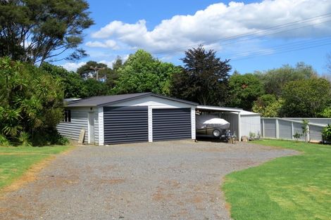 Photo of property in 30 Driving Creek Road, Coromandel, 3506