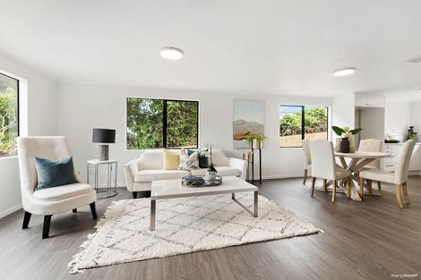 Photo of property in 2/523 Glenfield Road, Glenfield, Auckland, 0629