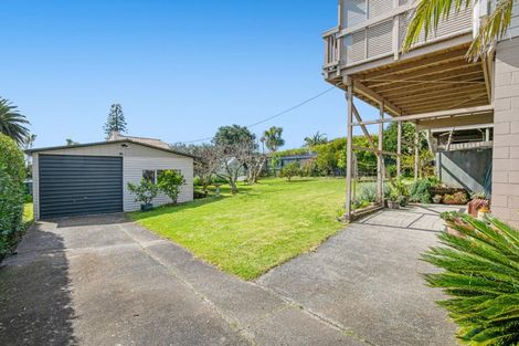 Photo of property in 124 Pacific Parade, Army Bay, Whangaparaoa, 0930