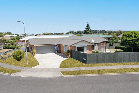 Photo of property in 15 Corsair Place, Melville, Hamilton, 3206
