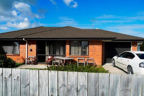 Photo of property in 33 Plumley Crescent, Mangere, Auckland, 2022