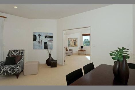 Photo of property in 11 Trotting Terrace, Fairview Heights, Auckland, 0632