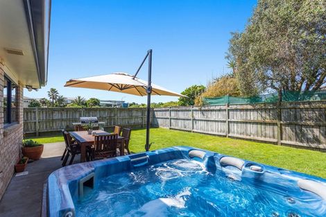 Photo of property in 20 Ohuirehe Road, Coastlands, Whakatane, 3120
