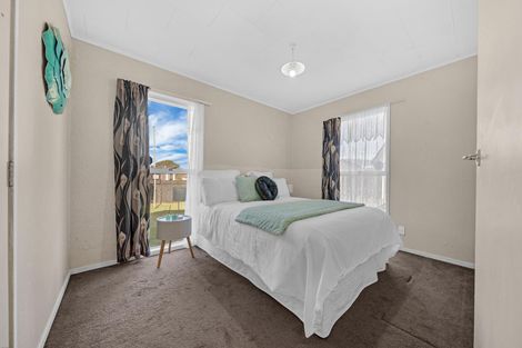 Photo of property in 9 Chibnall Place, Conifer Grove, Takanini, 2112