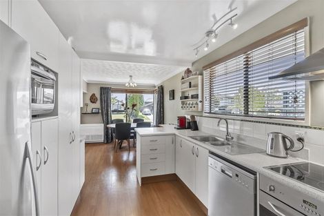 Photo of property in 31 Karnak Crescent, Russley, Christchurch, 8042