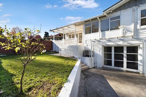 Photo of property in 64 Seabrook Avenue, New Lynn, Auckland, 0600