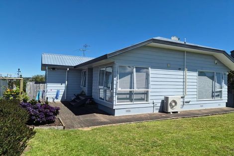 Photo of property in 9 Miriam Corban Heights, Henderson, Auckland, 0612