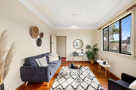 Photo of property in 22 Northgate, Strandon, New Plymouth, 4312