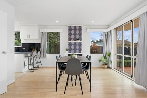 Photo of property in 2/64a Toorak Avenue, Avonhead, Christchurch, 8042