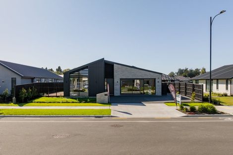 Photo of property in 8 Homestead Drive, Rangiora, 7400