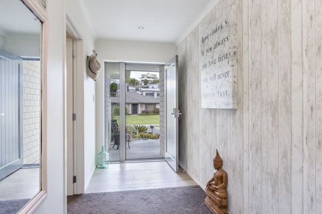 Photo of property in 4 Hapuka Close, Snells Beach, 0920