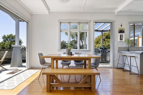 Photo of property in 101 Gover Street, New Plymouth, 4310