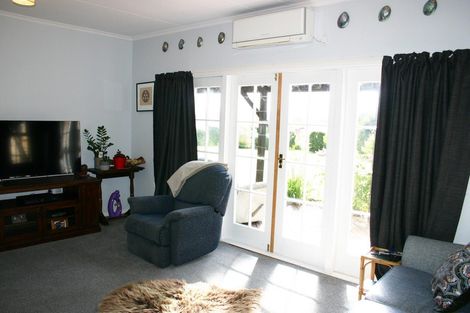 Photo of property in 40 Shaw Road, Glenpark, Palmerston, 9481