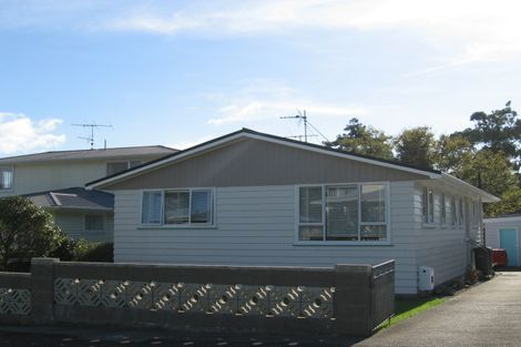 Photo of property in 15 Tanekaha Street, Stokes Valley, Lower Hutt, 5019