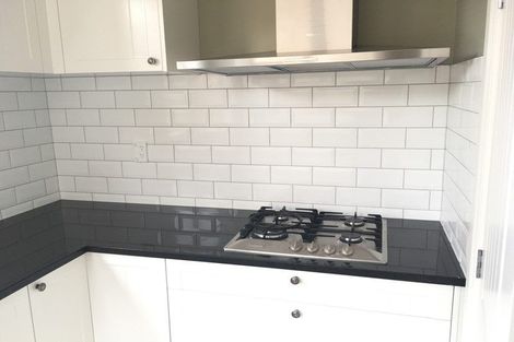 Photo of property in 18 Colliston Rise, Pinehill, Auckland, 0632