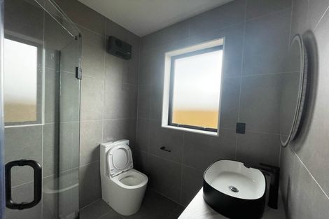 Photo of property in 31 Cara Avenue, Kumeu, 0810