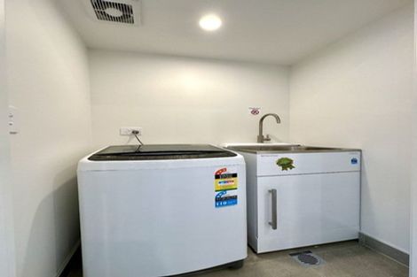 Photo of property in 6/60 Kemp Road, Massey, Auckland, 0614