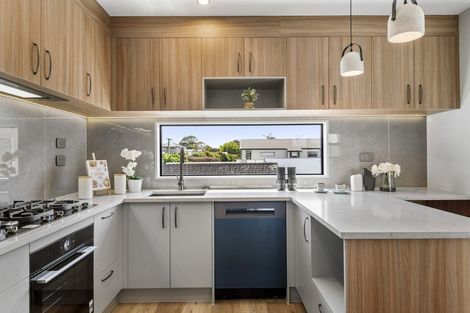 Photo of property in 2/33 Williamson Avenue, Belmont, Auckland, 0622