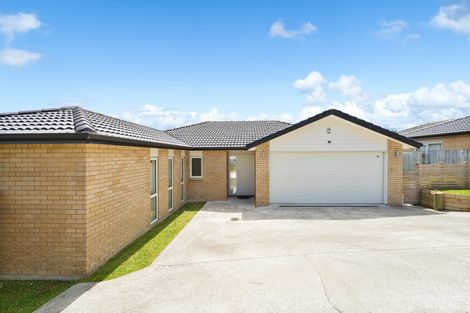 Photo of property in 5 Nirmal Place, Sunnyvale, Auckland, 0612