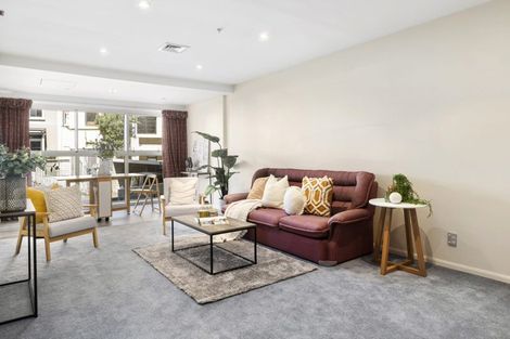 Photo of property in 2f/5 Kent Terrace, Mount Victoria, Wellington, 6011