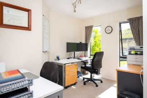 Photo of property in 9 Cumberland Rise, Taradale, Napier, 4112