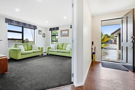 Photo of property in 4 Bloomfield Rise, Stanmore Bay, Whangaparaoa, 0932