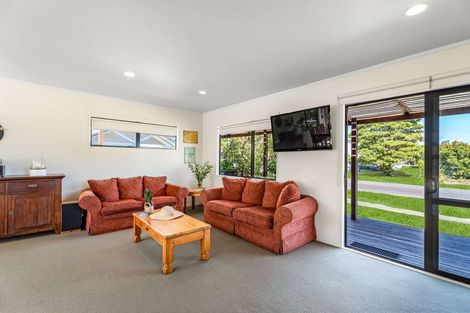 Photo of property in 106 Kowhai Avenue, Matarangi, Whitianga, 3592