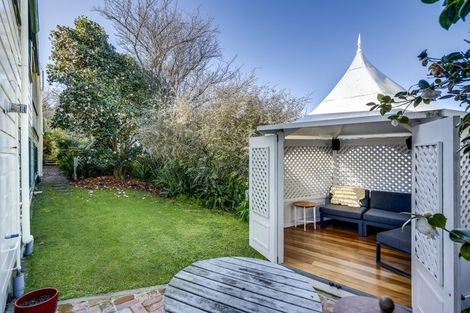 Photo of property in 2 Cobden Crescent, Bluff Hill, Napier, 4110