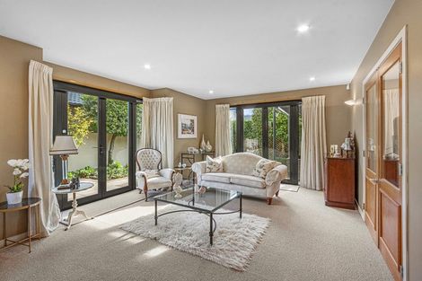 Photo of property in 100 Straven Road, Fendalton, Christchurch, 8014