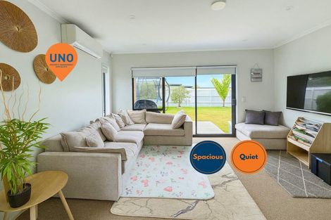 Photo of property in 43 Pepene Avenue, Takanini, 2112