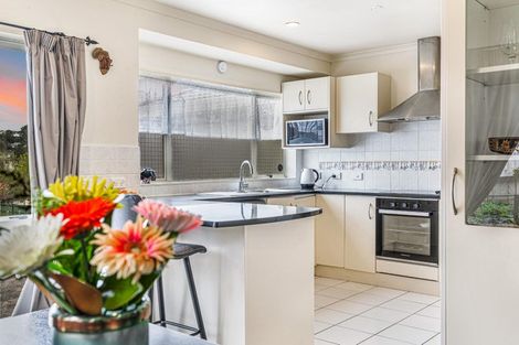 Photo of property in 29 Killygordon Place, Massey, Auckland, 0614