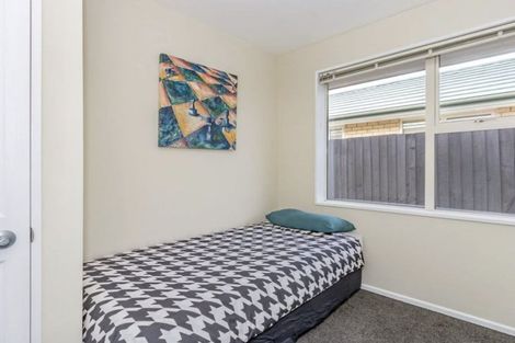 Photo of property in 2/24 Avonhead Road, Avonhead, Christchurch, 8042