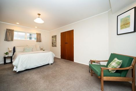 Photo of property in 12 Newnham Court, Tawa, Wellington, 5028