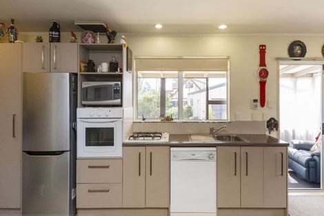 Photo of property in 12 Humphries Place, Awapuni, Palmerston North, 4412