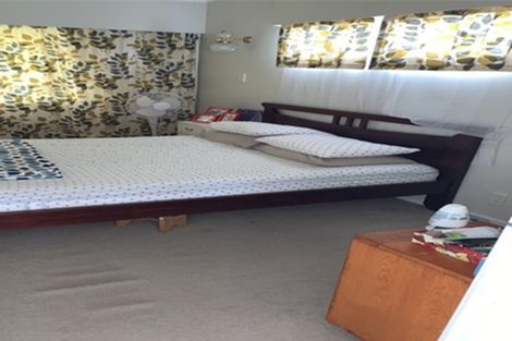 Photo of property in 23 Chivalry Road, Glenfield, Auckland, 0629