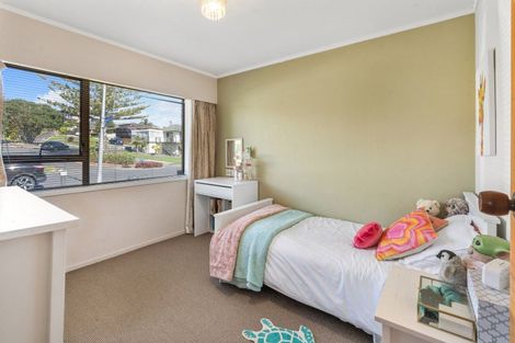 Photo of property in 7 Sunnyview Avenue, Shelly Park, Auckland, 2014