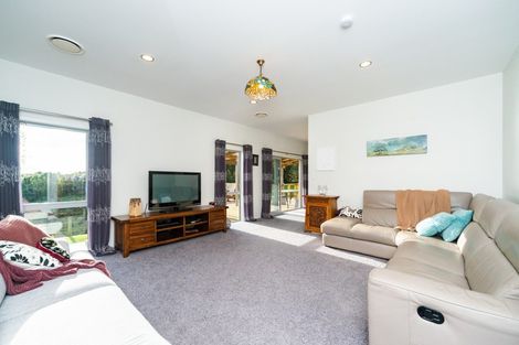 Photo of property in 74 Polson Hill Drive, Aokautere, Palmerston North, 4471