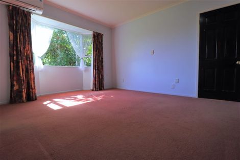 Photo of property in 8 Barberry Lane, Te Atatu Peninsula, Auckland, 0610