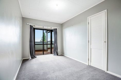 Photo of property in 14 Clearview Heights, Ranui, Auckland, 0612