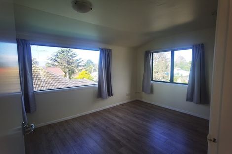 Photo of property in 14 Cron Avenue, Te Atatu South, Auckland, 0610