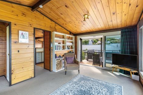 Photo of property in 28 Ewing Grove, Acacia Bay, Taupo, 3330